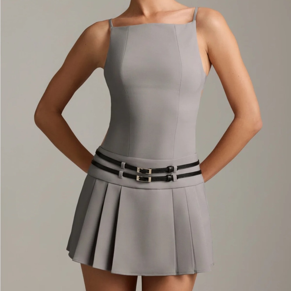 Oh Polly Leilani
Belted Backless Pleated Mini Dress in Grey SIZE US 4 NWT
